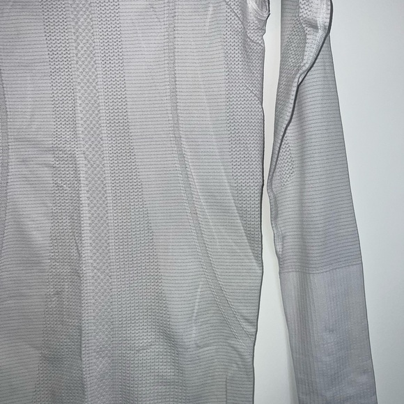 Lululemon Women's White Long Sleeve Top size 6 swiftly - Picture 12 of 15